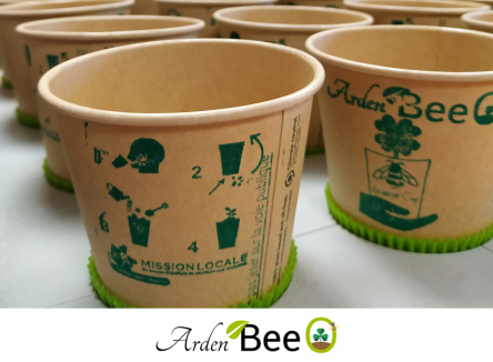 Développée dans le cadre du concours Entreprendre pour apprendre, la mini-entreprise ardennaise Arden’Bee O propose des gobelets en kraft et en amidon de maïs qui renferment des graines