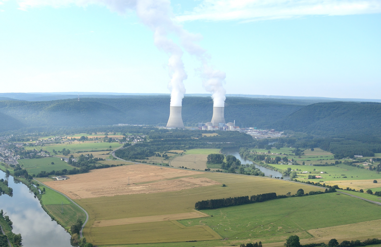 A l’avant-garde du mix énergétique, les Ardennes produisent tous types d’énergie (éolienne, biomasse, hydroélectrique, nucléaire…). Afin de pérenniser ses sites de production, EDF a entrepris un vaste programme de modernisation dans la vallée de la Meuse