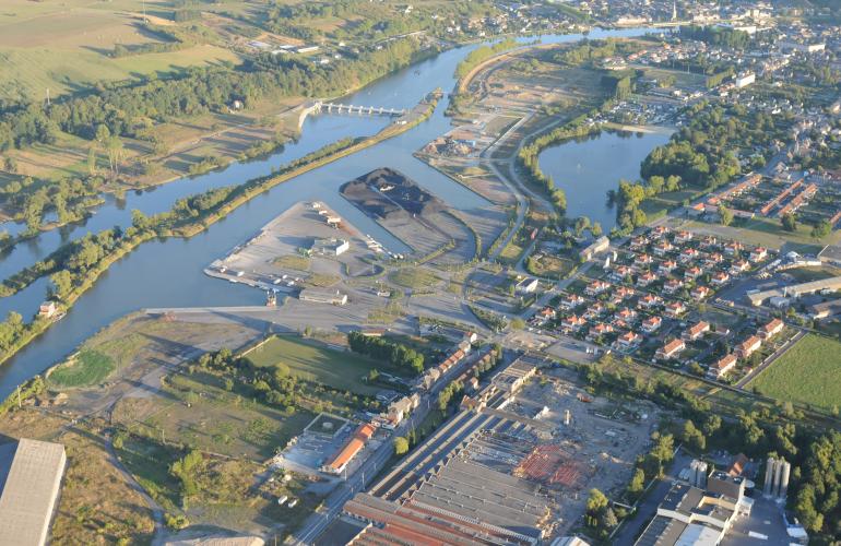 Le port de Givet, véritable plate-forme multimodale aux portes des ports de la Mer du Nord - Ardennes, Nord-Est de la France