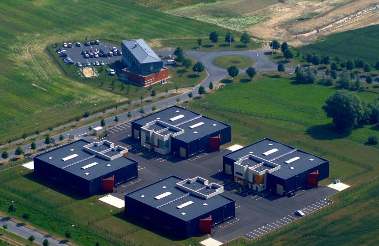Hôtel d'entreprises de 4.000 m² divisibles à Givet dans les Ardennes 08 au Nord-Est de la France